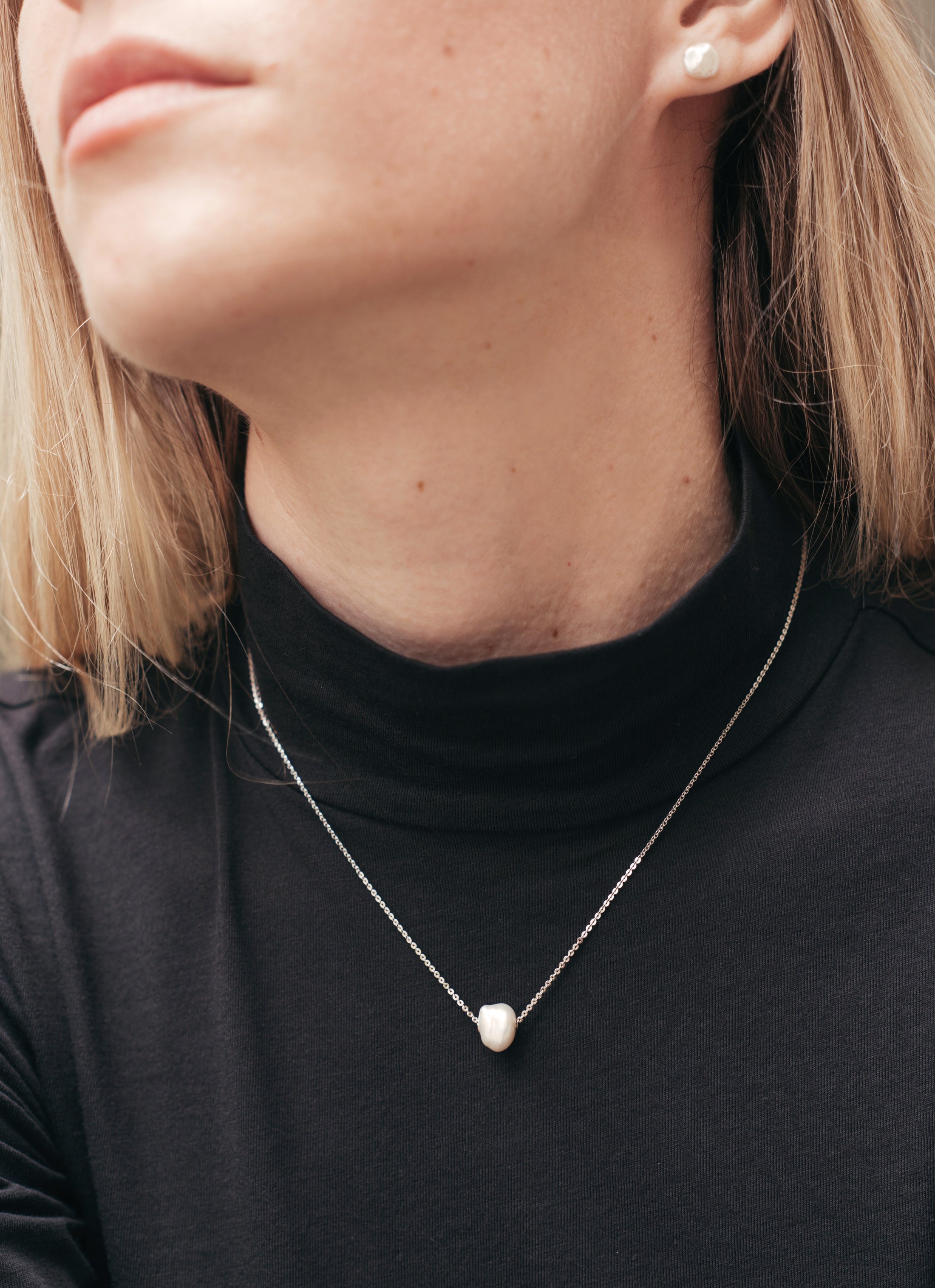 Mini Baroque Pearl Necklace in Sterling Silver – Nacre